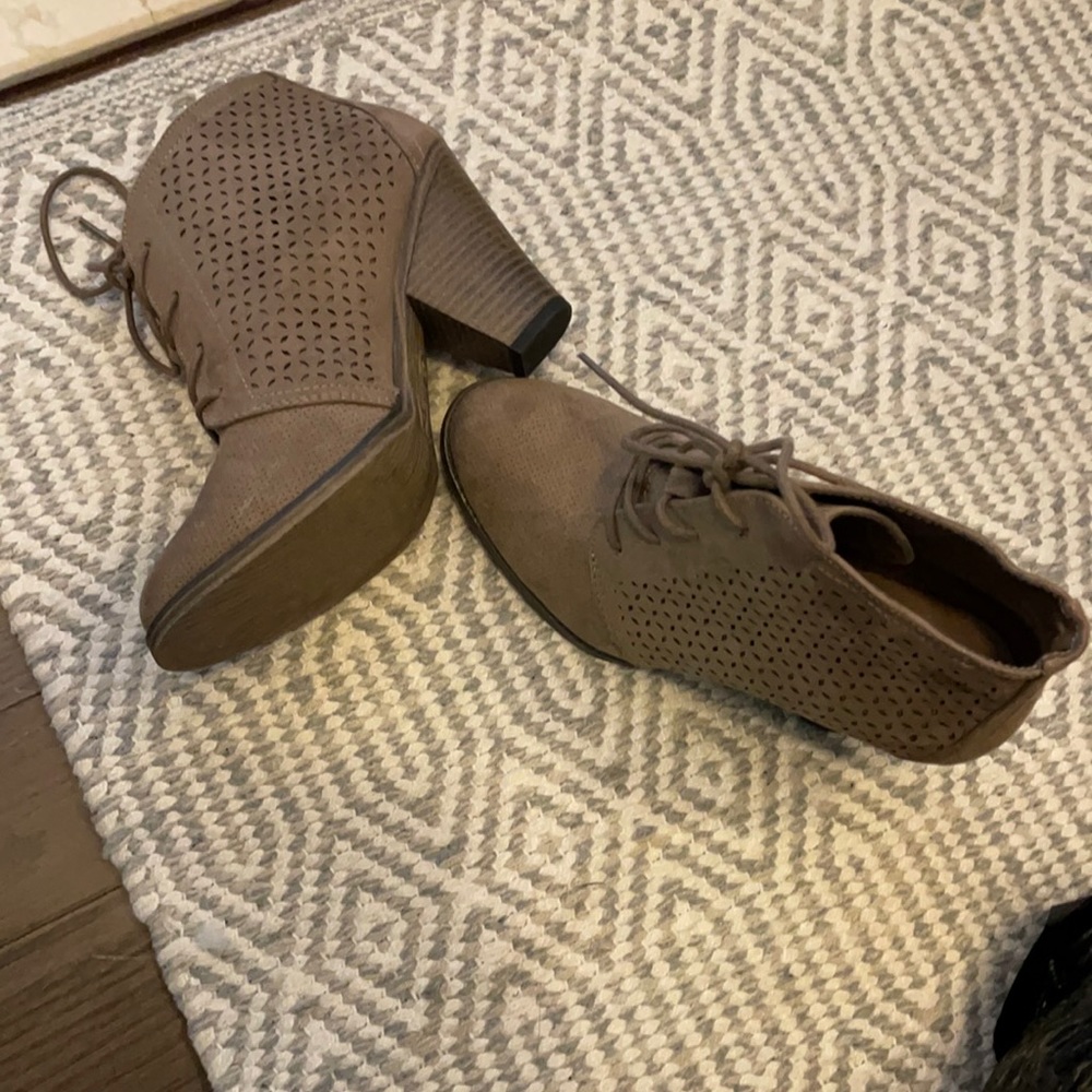women’s size 8 booties